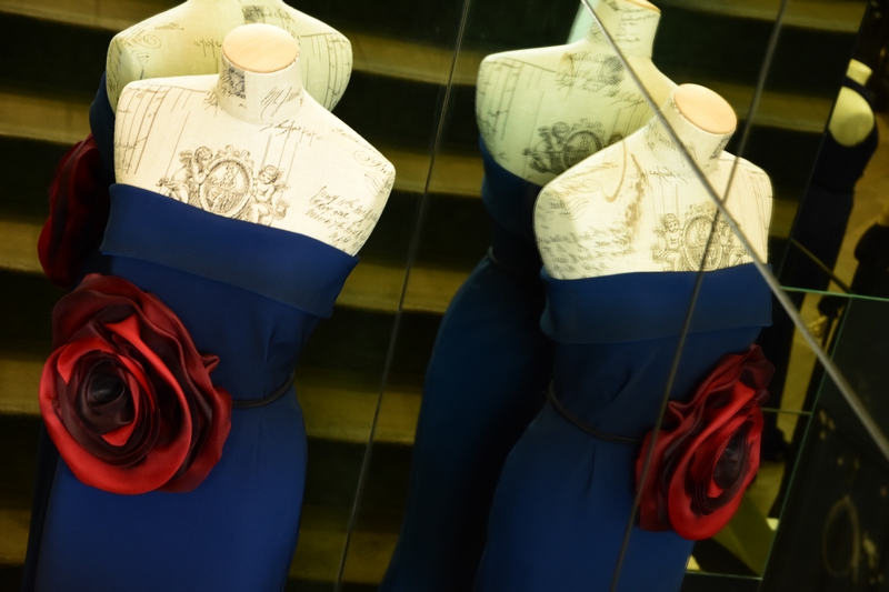 An Evening Around Dresses
